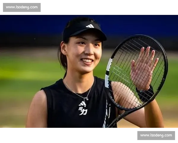 郑钦文三连胜横扫世界第一！王欣瑜草地爆发，中国德比悬念升级