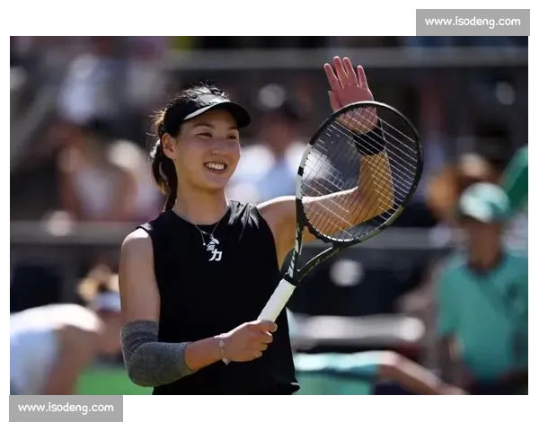 郑钦文三连胜横扫世界第一!王欣瑜草地爆发,中国德比悬念升级 郑钦文三连胜横扫世界第一!王欣瑜草地爆发,中国德比悬念升级