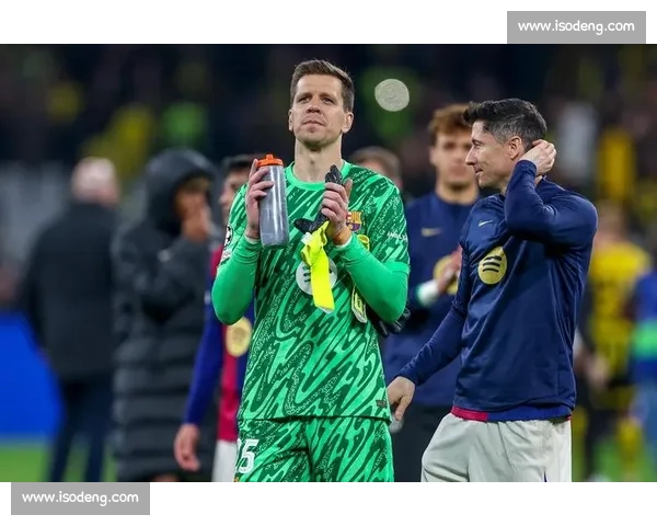 巴萨 2025-26 赛季主客场球衣设计曝光：红蓝渐变与黑金曼巴点燃新赛季激情